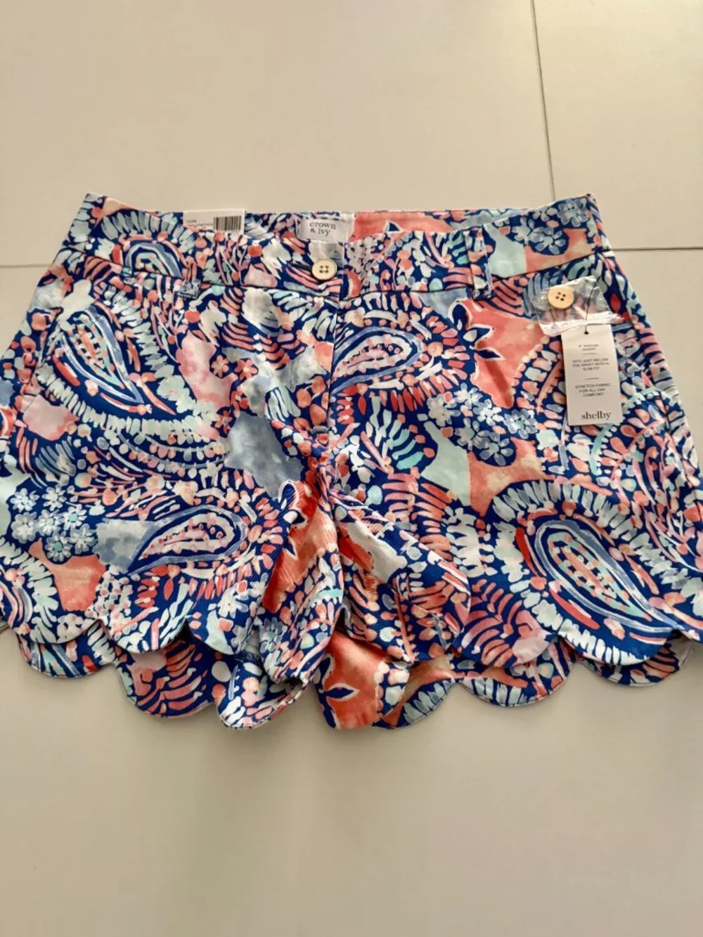 NWT Size 8 Crown & Ivy Paisley Scalloped Shorts Hem 4” Inseam